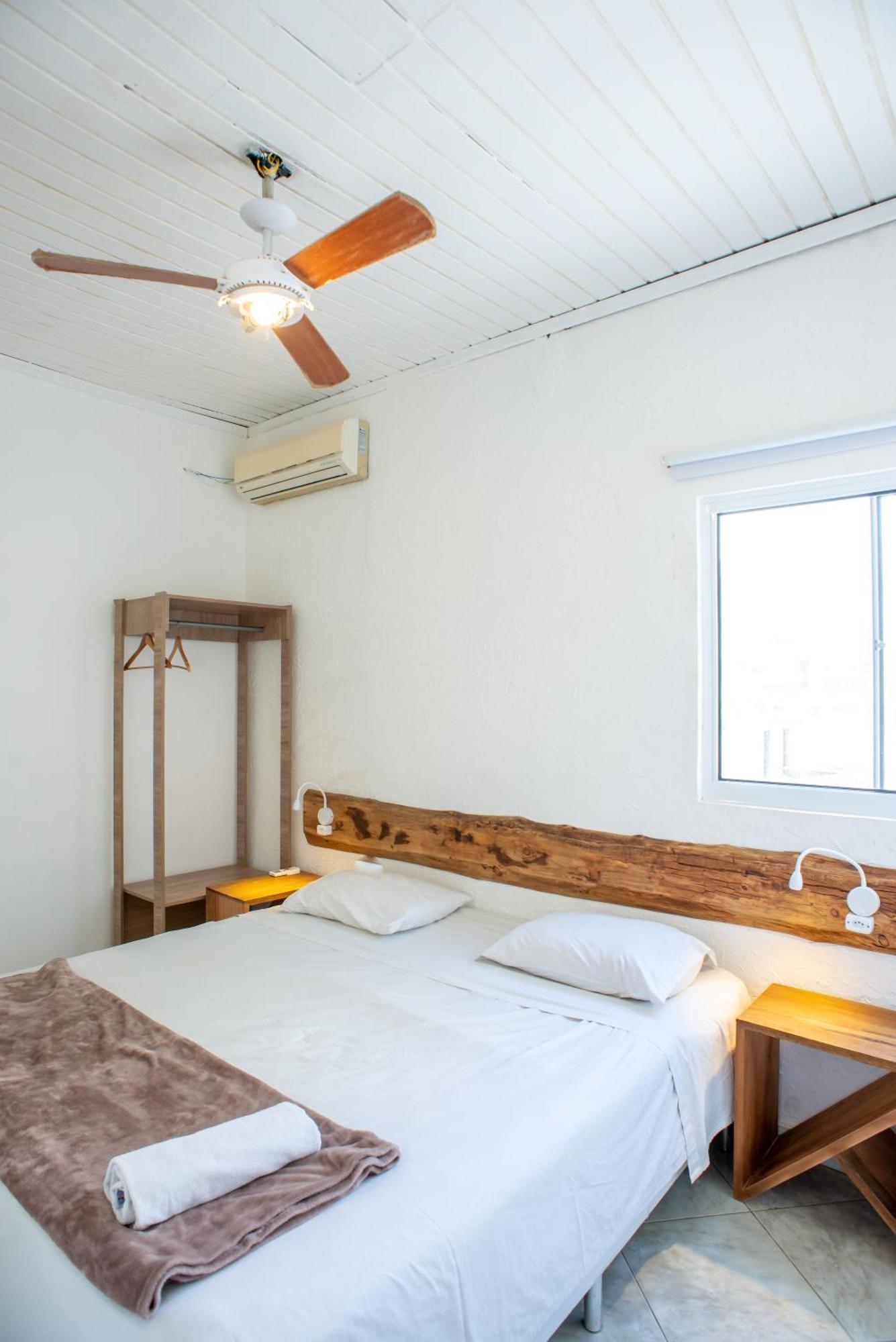 Hostal Longboard Paradise Suítes