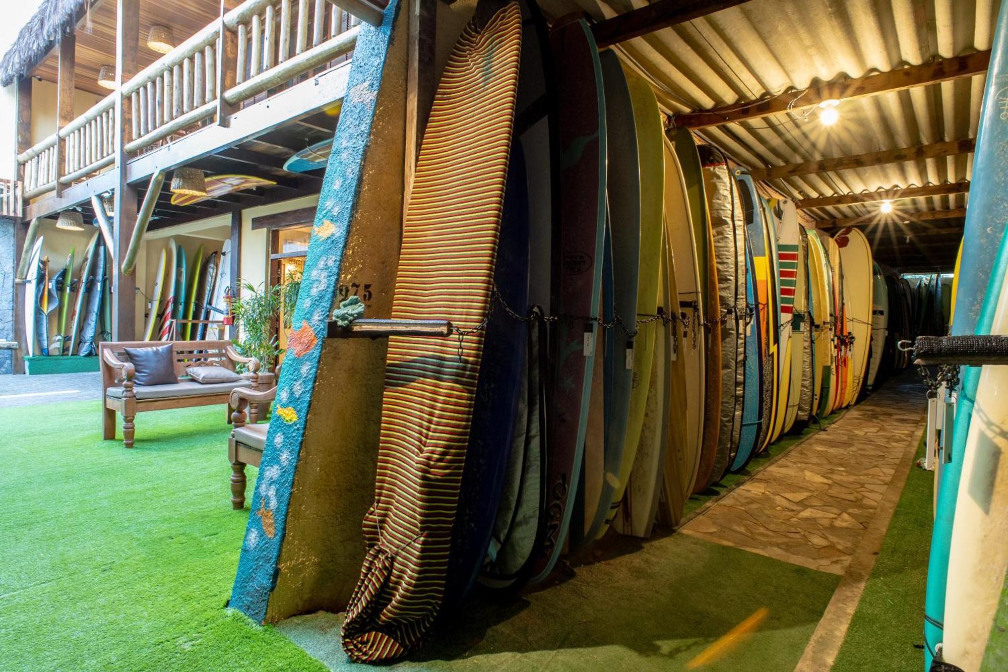 Hostal Longboard Paradise Suítes *